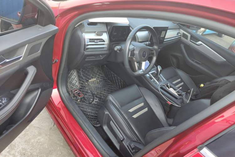 Used BYD Qin Pro 2020 Beyond Edition 1.5TI Automatic Prestige Version Interior 3