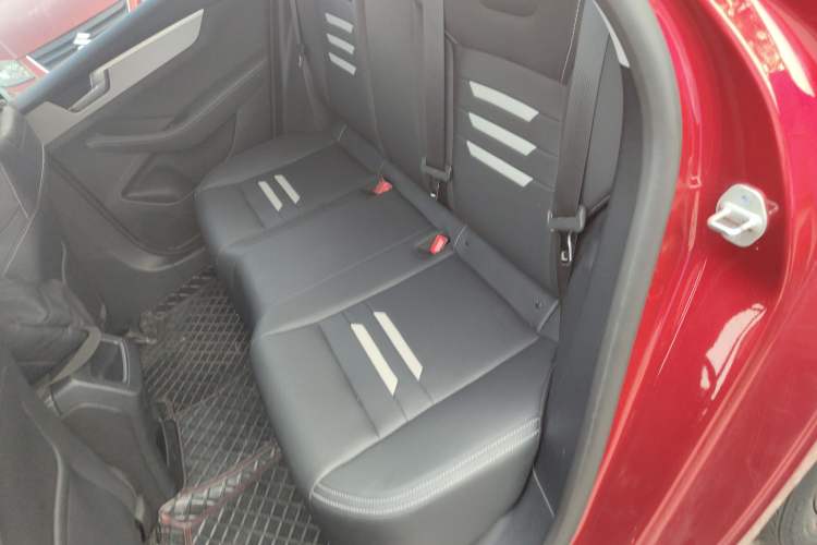 Used BYD Qin Pro 2020 Beyond Edition 1.5TI Automatic Prestige Version Interior 4