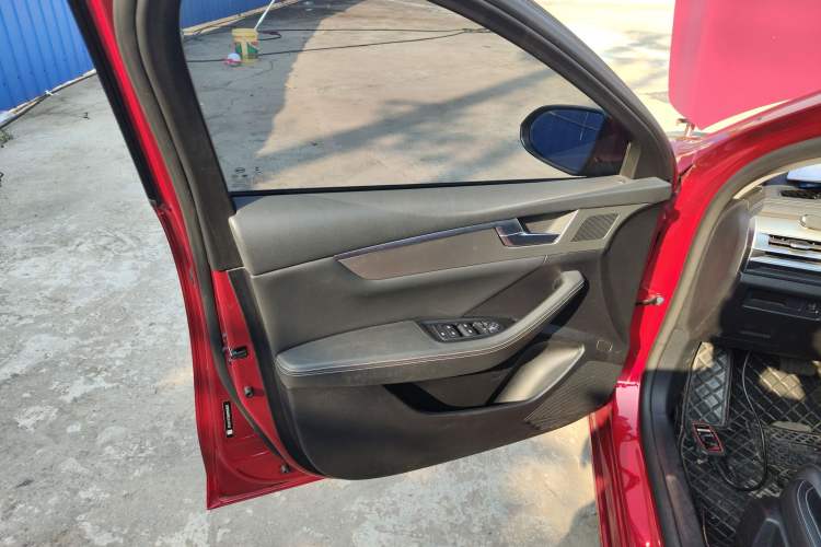 Used BYD Qin Pro 2020 Beyond Edition 1.5TI Automatic Prestige Version Interior 7