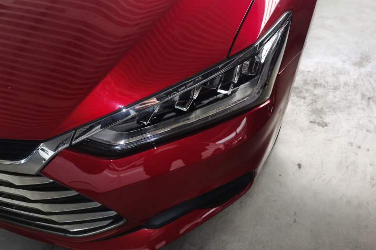 Used BYD Qin Pro 2020 Beyond Edition 1.5TI Automatic Flagship Version Left Front Headlight