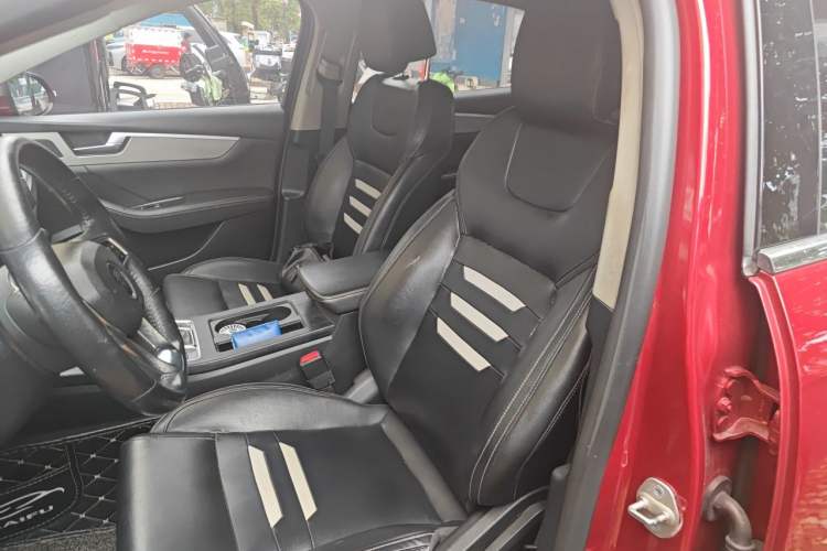 Used BYD Qin Pro 2020 Beyond Edition 1.5TI Automatic Prestige Version Left Front Seat