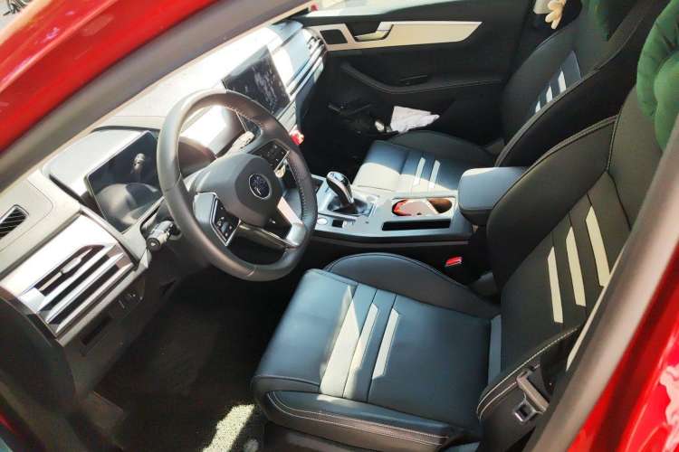 Used BYD Qin Pro 2020 Beyond Edition 1.5TI Automatic Prestige Version Left Front Seat