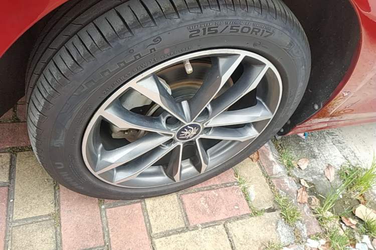 Used BYD Qin Pro 2020 Beyond Edition 1.5TI Automatic Flagship Version Left Front Wheel Hub