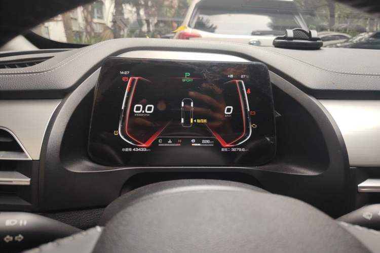 Used BYD Qin Pro 2020 Beyond Edition 1.5TI Automatic Flagship Version Odometer Close Up