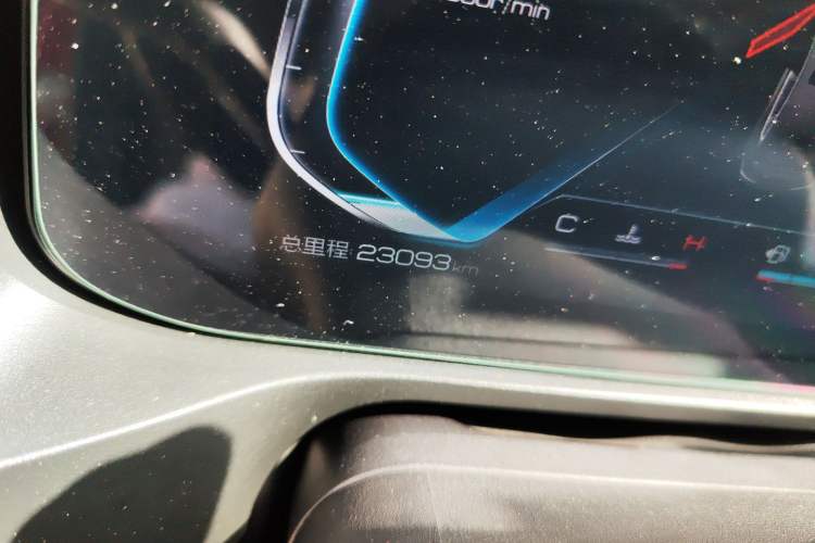 Used BYD Qin Pro 2020 Beyond Edition 1.5TI Automatic Prestige Version Odometer Close Up