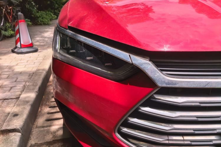 Used BYD Qin Pro 2020 Beyond Edition 1.5TI Automatic Flagship Version Right Front Headlight