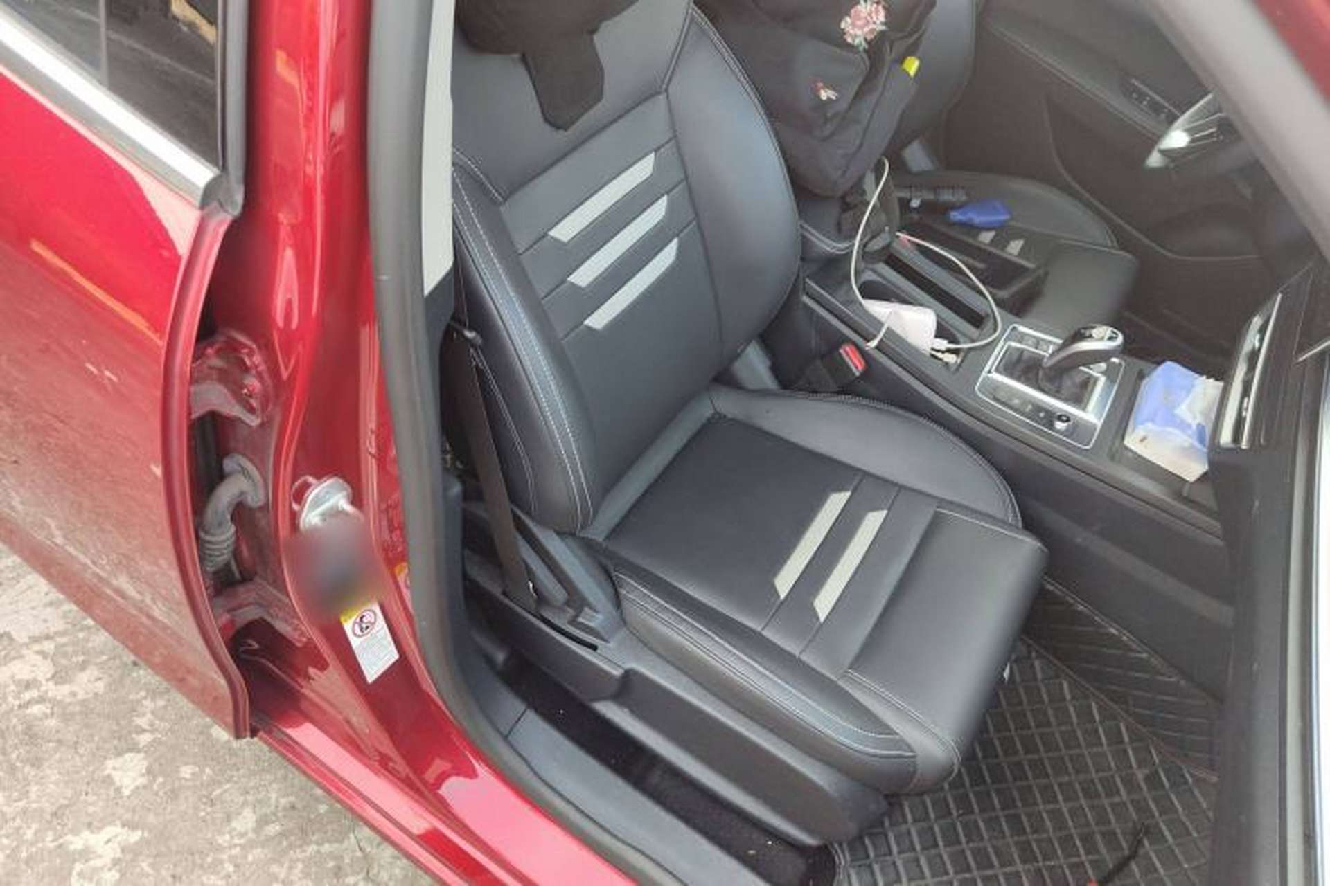 Used BYD Qin Pro 2020 Beyond Edition 1.5TI Automatic Prestige Version Right Front Seat
