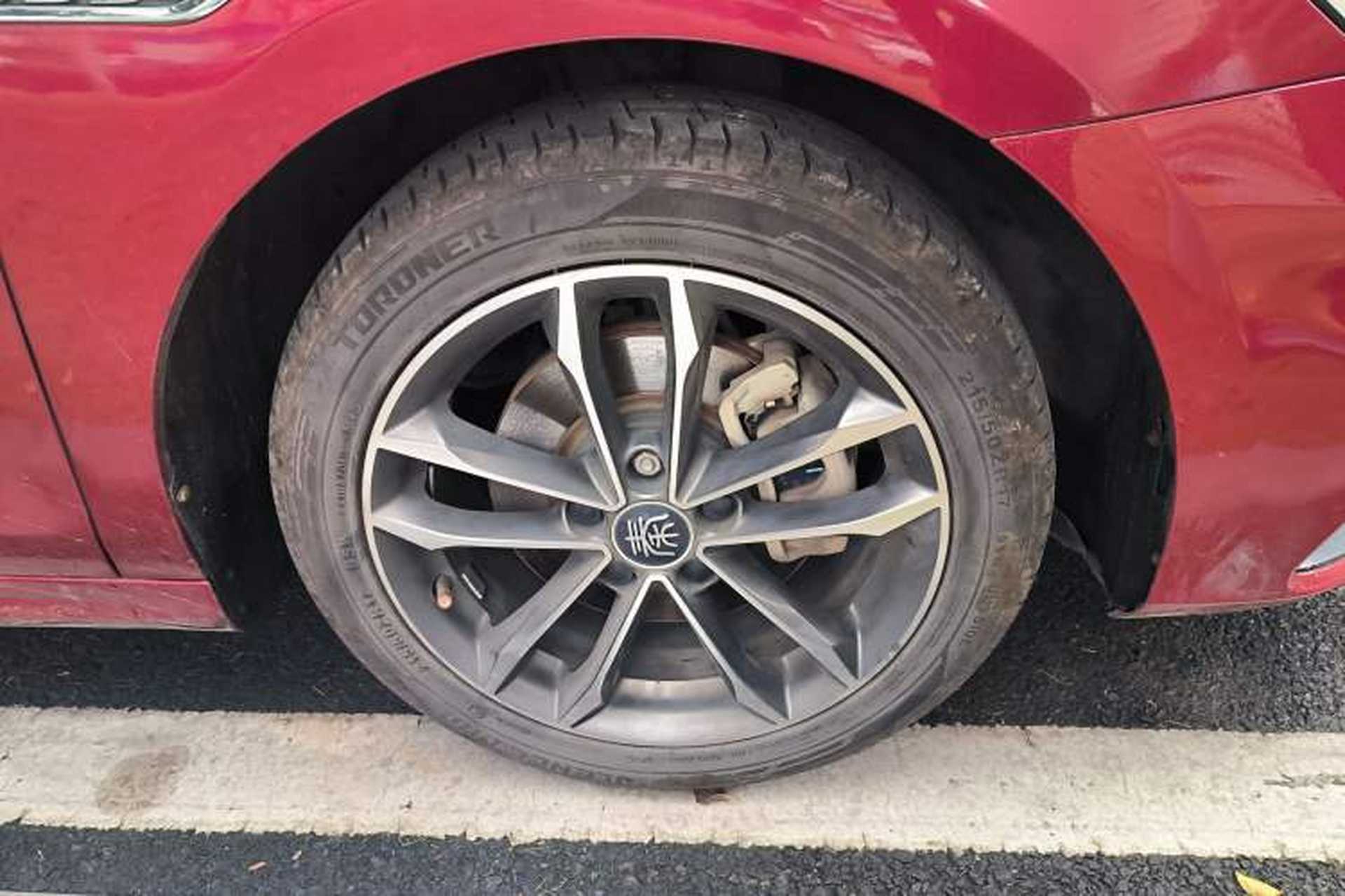 Used BYD Qin Pro 2020 Beyond Edition 1.5TI Automatic Flagship Version Right Front Wheel Hub