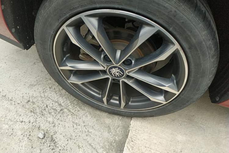 Used BYD Qin Pro 2020 Beyond Edition 1.5TI Automatic Flagship Version Right Rear Wheel Hub