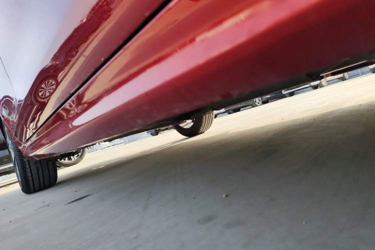 Used BYD Qin Pro 2020 Beyond Edition 1.5TI Automatic Flagship Version Right Side Sill