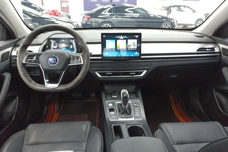 Used BYD Qin Pro 2020 Beyond Edition 1.5TI Automatic Flagship Version Center Console