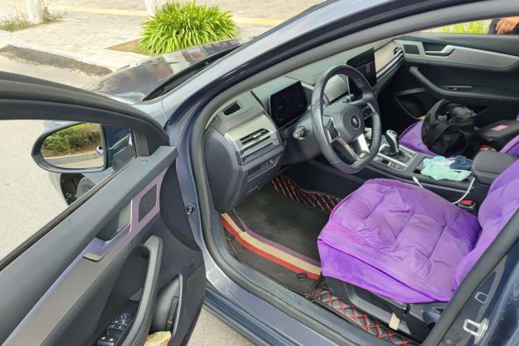 Used BYD Qin Pro 2020 Beyond Edition 1.5TI Automatic Prestige Version Driver Seat