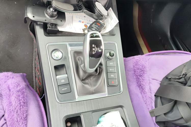 Used BYD Qin Pro 2020 Beyond Edition 1.5TI Automatic Prestige Version Gear Lever
