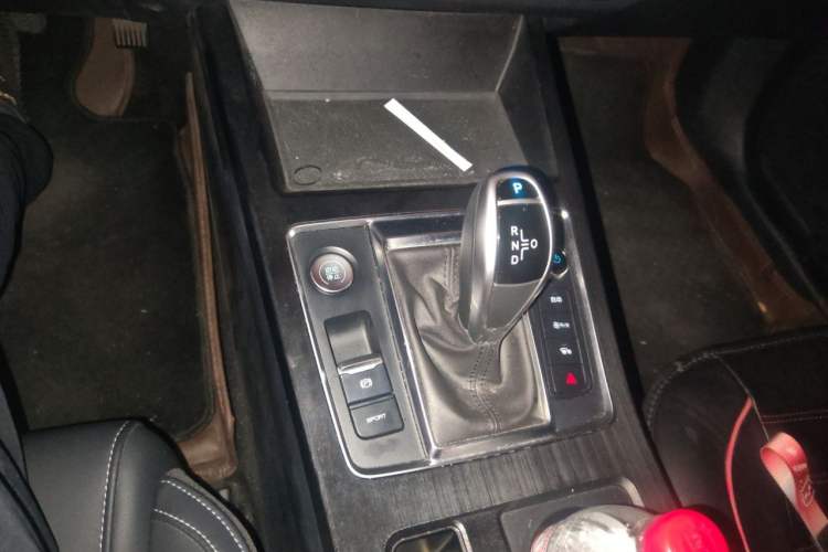 Used BYD Qin Pro 2020 Beyond Edition 1.5TI Automatic Flagship Version Gear Lever