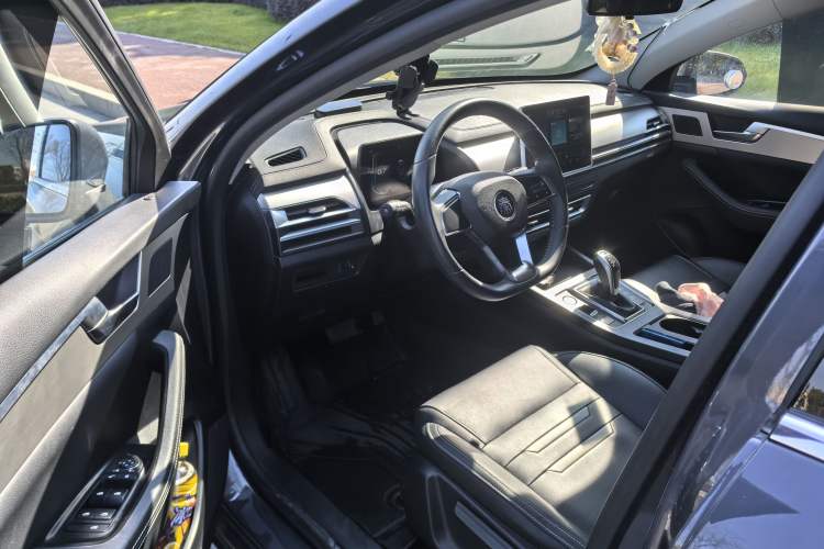 Used BYD Qin Pro 2020 Beyond Edition 1.5TI Automatic Prestige Version Interior 2
