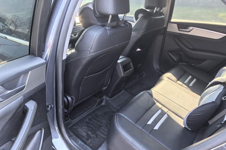 Used BYD Qin Pro 2020 Beyond Edition 1.5TI Automatic Prestige Version Interior 3