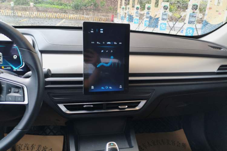 Used BYD Qin Pro 2020 Beyond Edition 1.5TI Automatic Prestige Version Audio And AC Panel