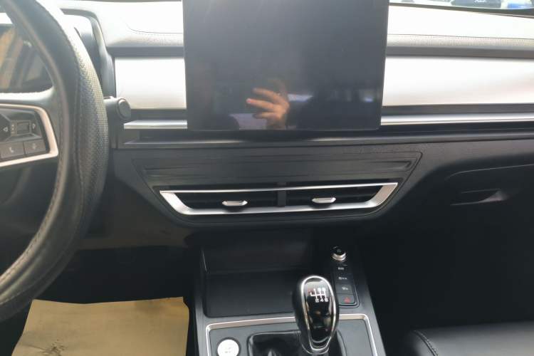Used BYD Qin Pro 2020 Beyond Edition 1.5TI Manual Luxury Version Audio And AC Panel