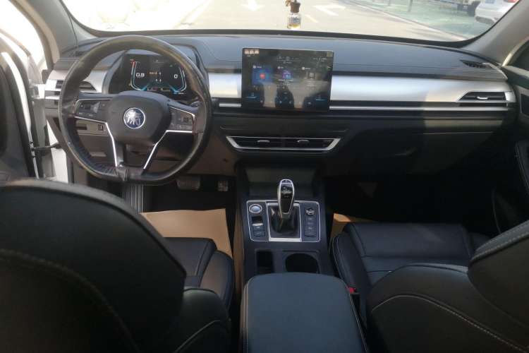 Used BYD Qin Pro 2020 Beyond Edition 1.5TI Automatic Flagship Version Center Console