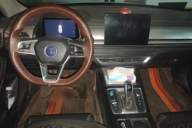 Used BYD Qin Pro 2020 Beyond Edition 1.5TI Automatic Flagship Version Center Console