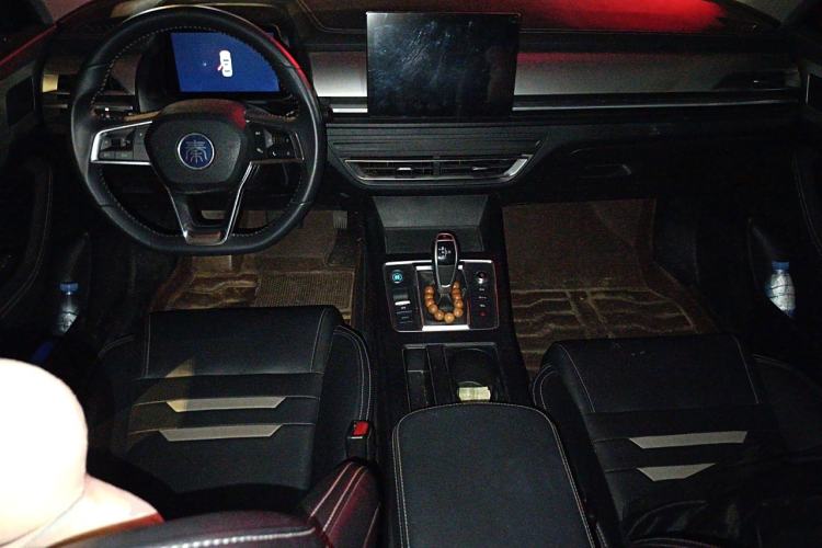 Used BYD Qin Pro 2020 Beyond Edition 1.5TI Automatic Flagship Version Center Console