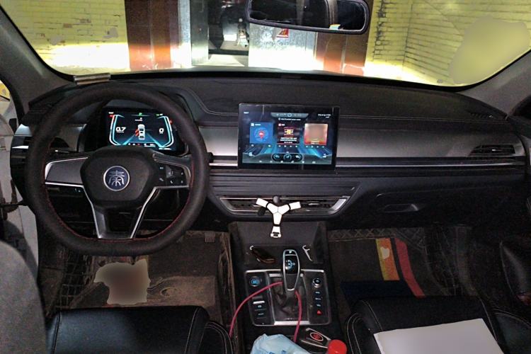 Used BYD Qin Pro 2020 Beyond Edition 1.5TI Automatic Prestige Version Center Console