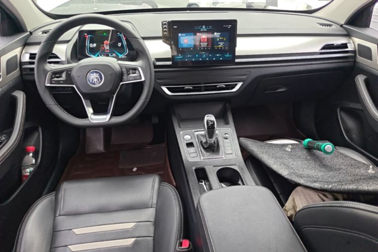 Used BYD Qin Pro 2020 Beyond Edition 1.5TI Automatic Flagship Version Center Console