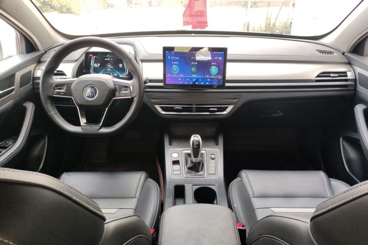 Used BYD Qin Pro 2020 Beyond Edition 1.5TI Automatic Flagship Version Center Console