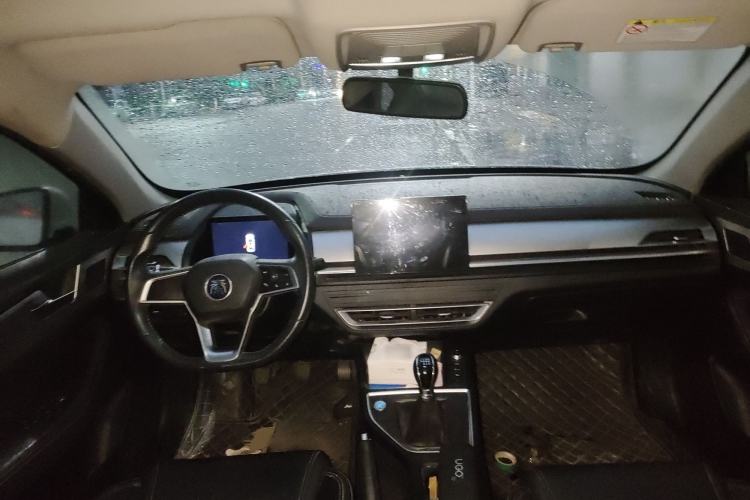 Used BYD Qin Pro 2020 Beyond Edition 1.5TI Manual Luxury Version Center Console