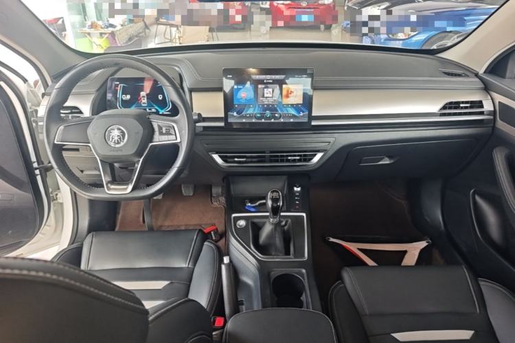 Used BYD Qin Pro 2020 Beyond Edition 1.5TI Manual Luxury Version Center Console