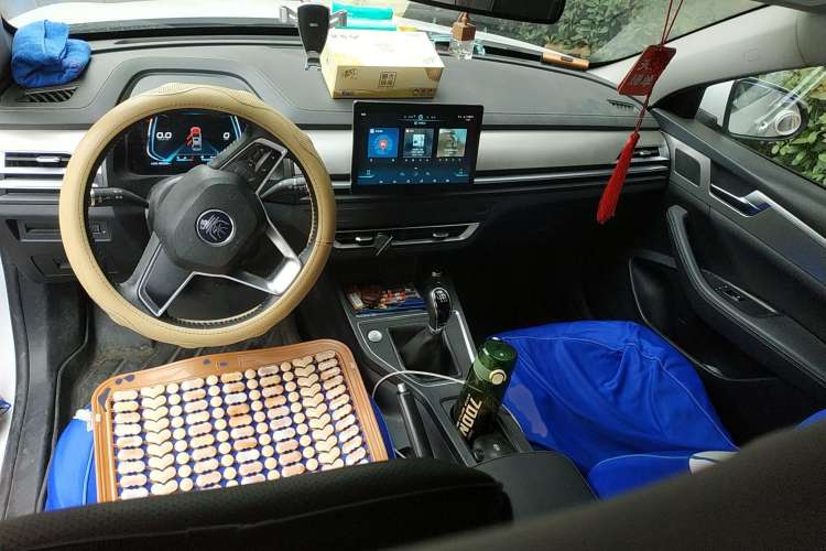 Used BYD Qin Pro 2020 Beyond Edition 1.5TI Manual Luxury Version Center Console