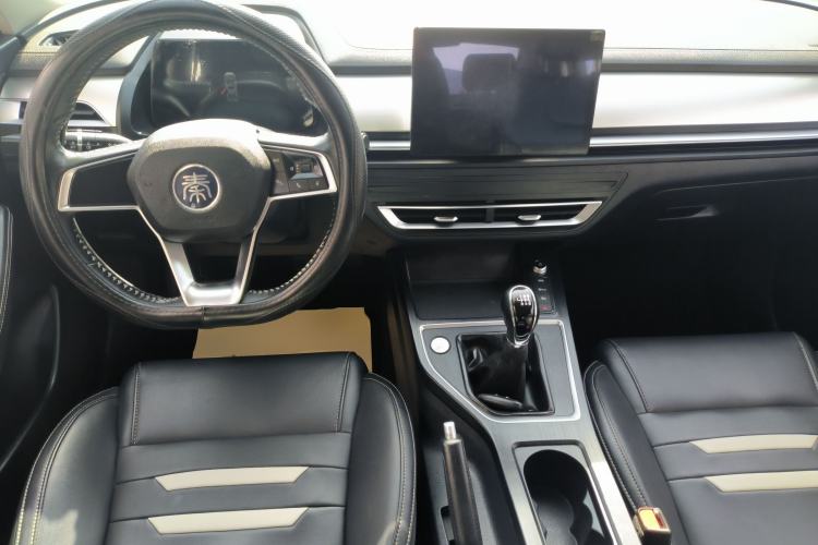 Used BYD Qin Pro 2020 Beyond Edition 1.5TI Manual Luxury Version Center Console