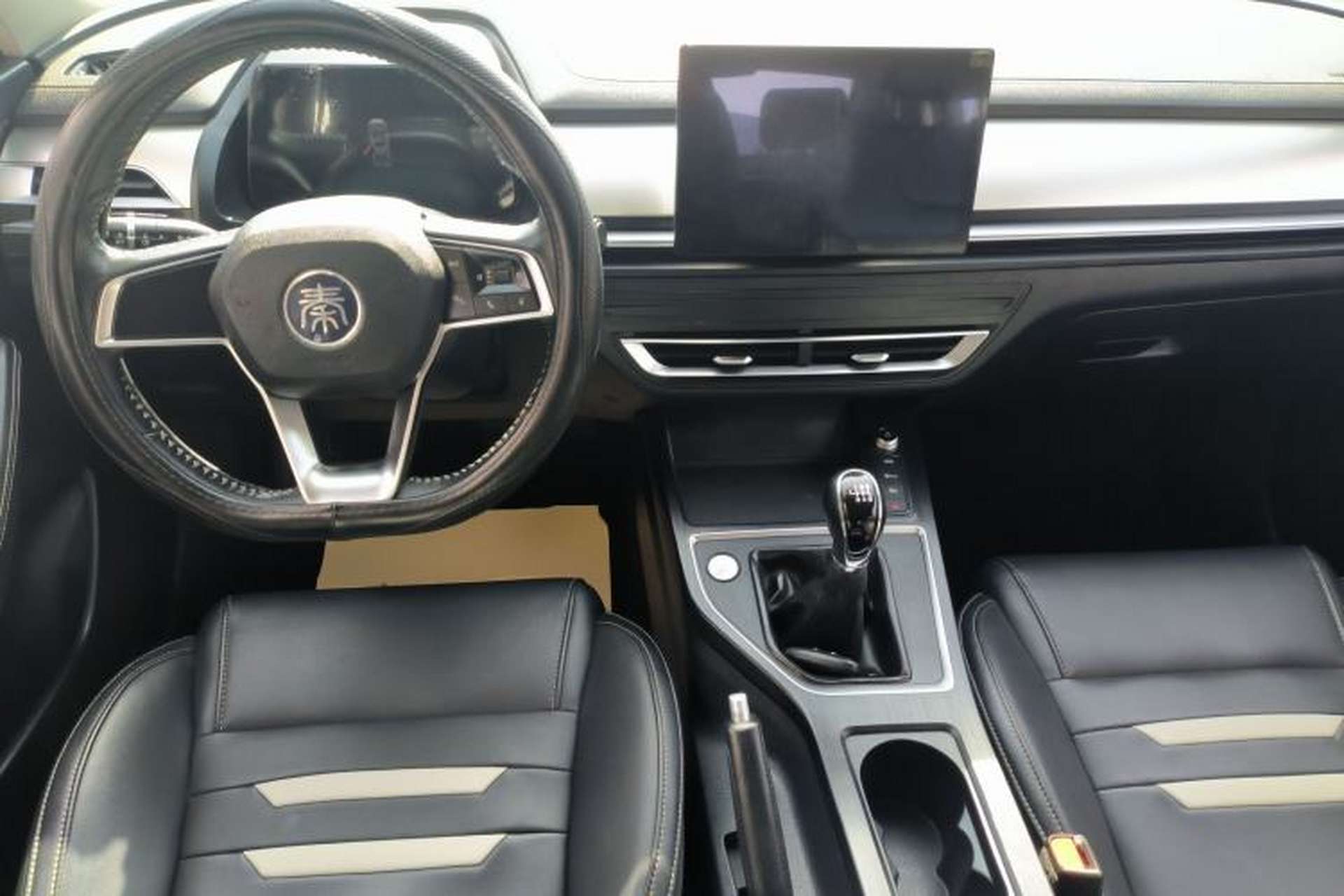 Used BYD Qin Pro 2020 Beyond Edition 1.5TI Manual Luxury Version Center Console