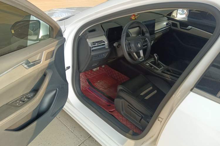 Used BYD Qin Pro 2020 Beyond Edition 1.5TI Automatic Prestige Version Driver Seat
