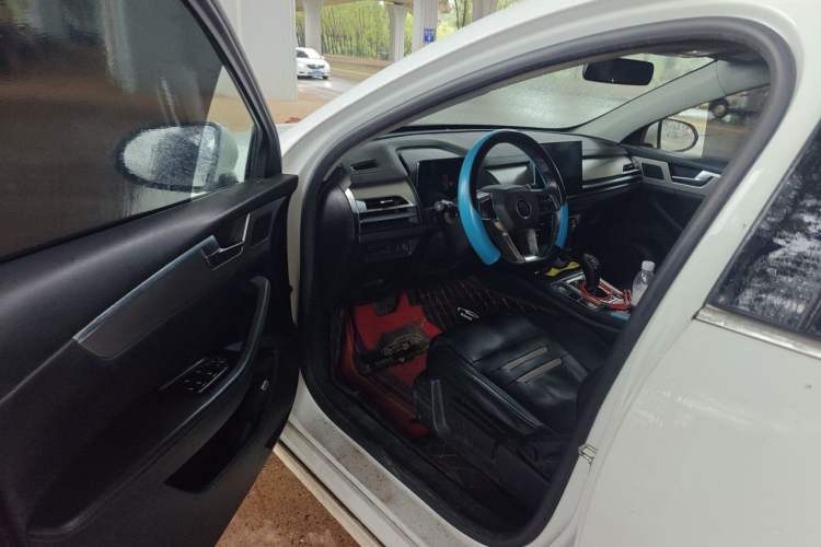 Used BYD Qin Pro 2020 Beyond Edition 1.5TI Automatic Prestige Version Driver Seat