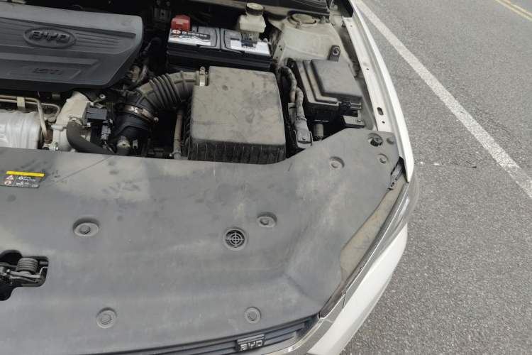 Used BYD Qin Pro 2020 Beyond Edition 1.5TI Automatic Flagship Version Engine Bay Left
