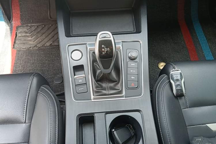 Used BYD Qin Pro 2020 Beyond Edition 1.5TI Automatic Prestige Version Gear Lever