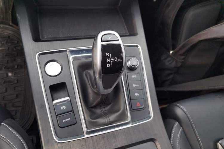 Used BYD Qin Pro 2020 Beyond Edition 1.5TI Automatic Prestige Version Gear Lever