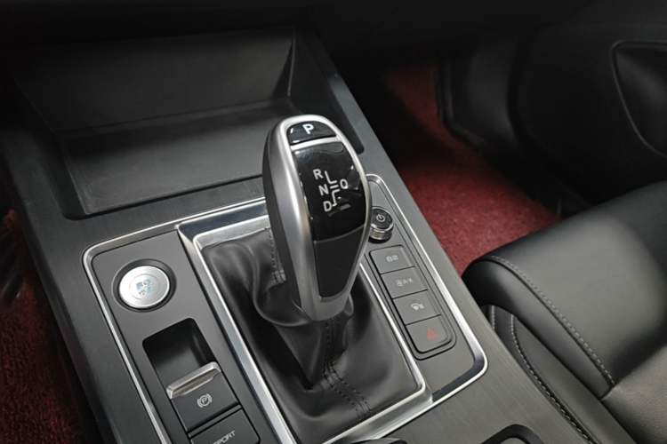 Used BYD Qin Pro 2020 Beyond Edition 1.5TI Automatic Prestige Version Gear Lever