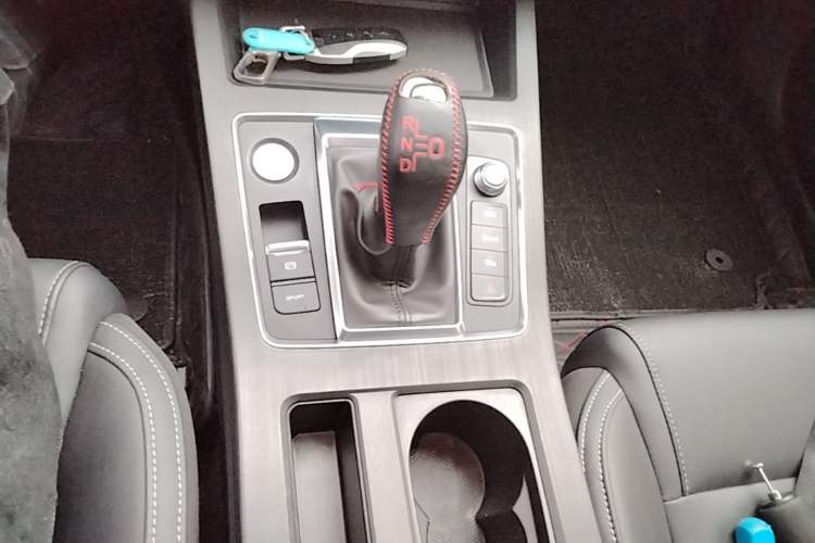 Used BYD Qin Pro 2020 Beyond Edition 1.5TI Automatic Prestige Version Gear Lever