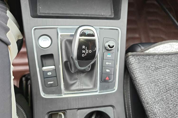 Used BYD Qin Pro 2020 Beyond Edition 1.5TI Automatic Flagship Version Gear Lever