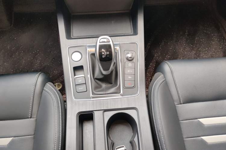Used BYD Qin Pro 2020 Beyond Edition 1.5TI Automatic Flagship Version Gear Lever
