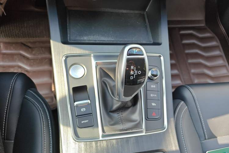 Used BYD Qin Pro 2020 Beyond Edition 1.5TI Automatic Flagship Version Gear Lever