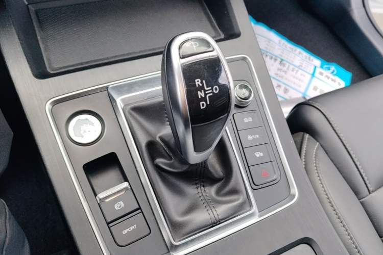 Used BYD Qin Pro 2020 Beyond Edition 1.5TI Automatic Flagship Version Gear Lever