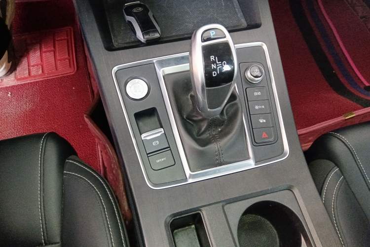 Used BYD Qin Pro 2020 Beyond Edition 1.5TI Automatic Prestige Version Gear Lever