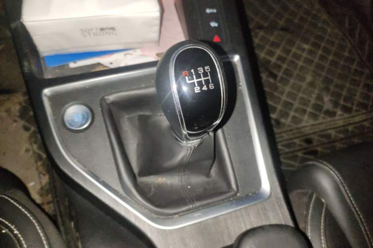 Used BYD Qin Pro 2020 Beyond Edition 1.5TI Manual Luxury Version Gear Lever