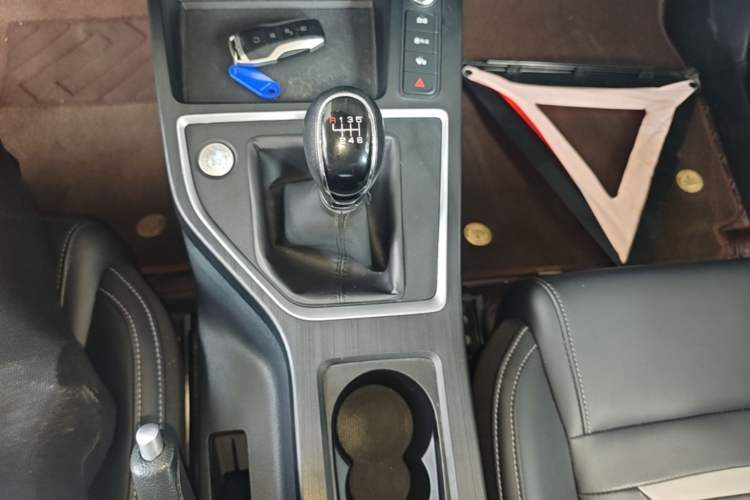 Used BYD Qin Pro 2020 Beyond Edition 1.5TI Manual Luxury Version Gear Lever