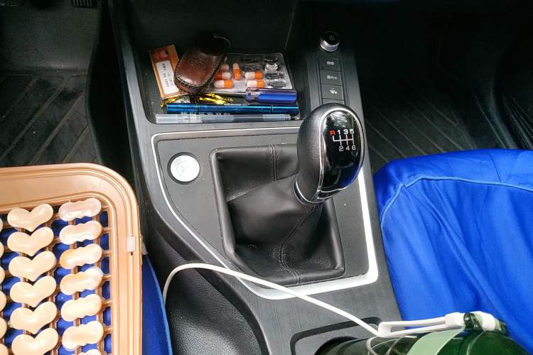 Used BYD Qin Pro 2020 Beyond Edition 1.5TI Manual Luxury Version Gear Lever