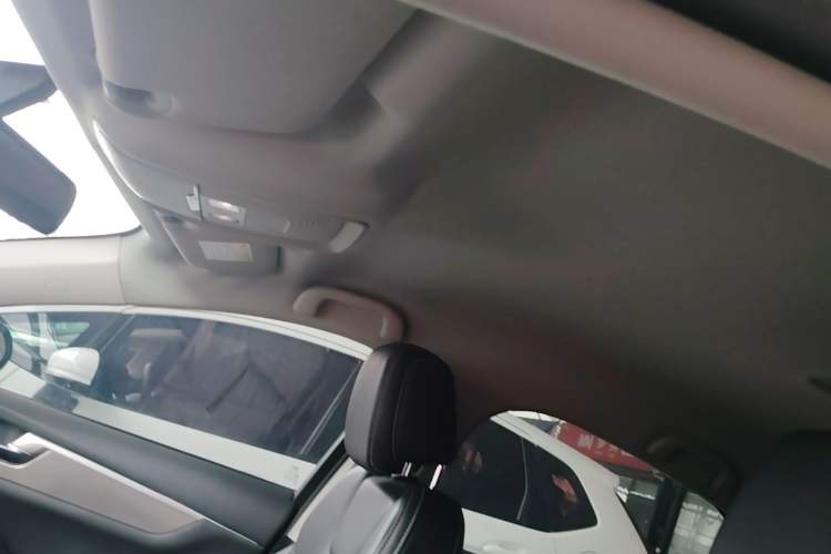 Used BYD Qin Pro 2020 Beyond Edition 1.5TI Manual Luxury Version Headliner