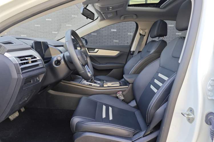 Used BYD Qin Pro 2020 Beyond Edition 1.5TI Automatic Flagship Version Interior 2